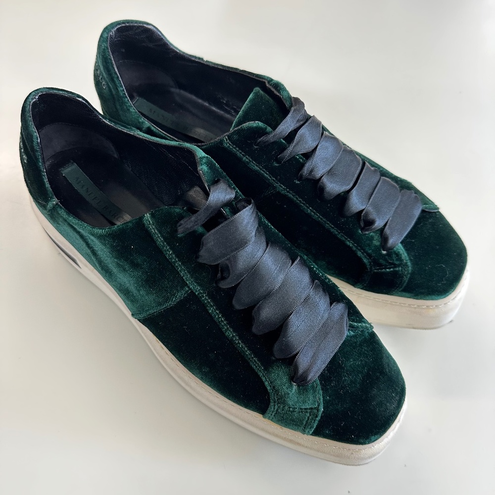 Manuel Barcelo Velvet Sneakers - Size 8